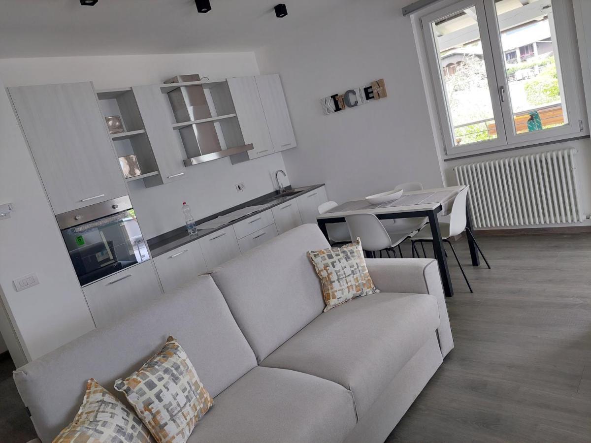 Casa Vacanze Perla Del Lago Domaso Bagian luar foto