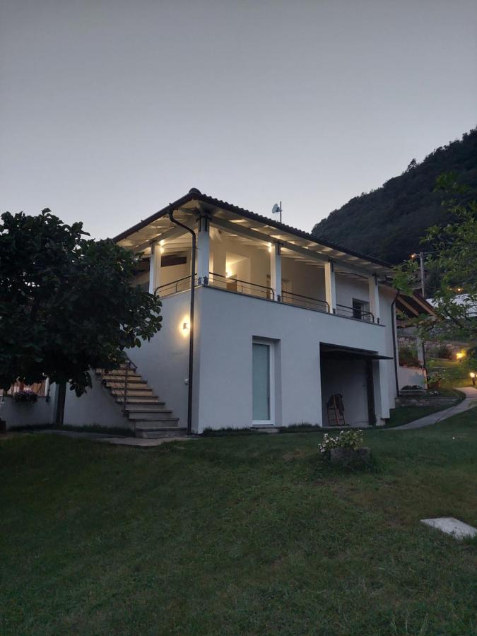 Casa Vacanze Perla Del Lago Domaso Bagian luar foto